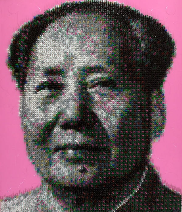 Портрет Мао Цзэдуна из солдатиков