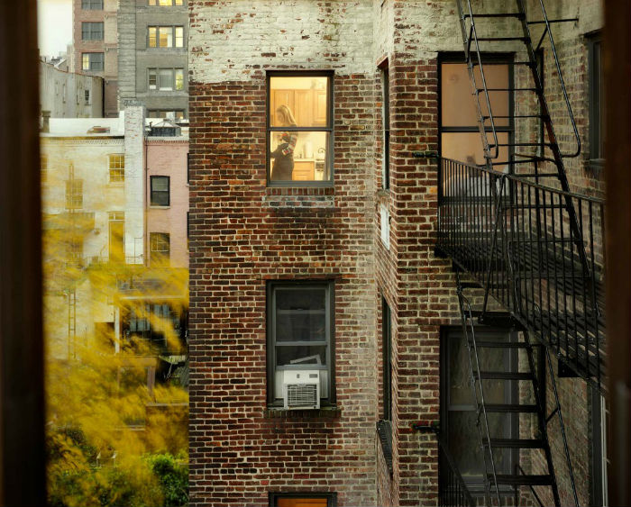 Чужие окна заинтересовали Халабан восемь лет назад, сразу после переезда в Нью-Йорк