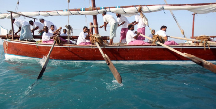 Традиционные гонки арабских лодок «доу» Al Gaffal.