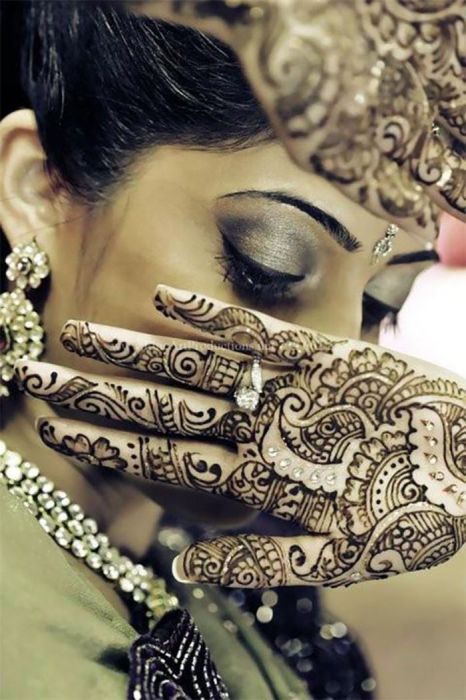Mehndi: обычай раскрашивать тело невесты хной