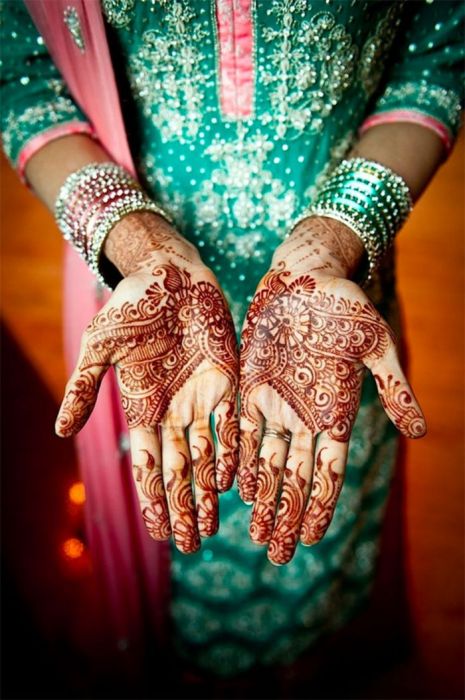 традиция расписывать хной руки невесты