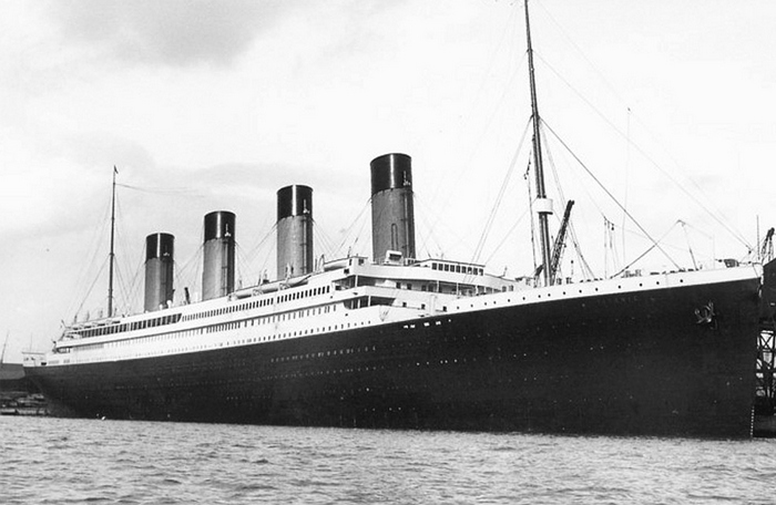 Титаник в порту
