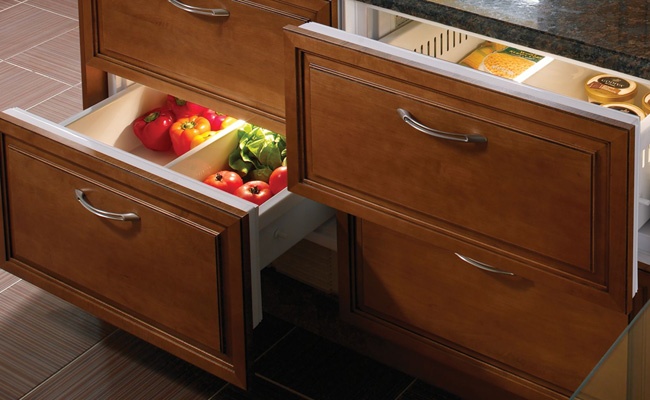 Выдвижные холодильные ящики - идеальный вариант для оптимизации пространства на кухне.