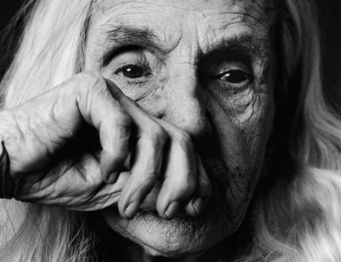 Невероятно эмоциональные черно-белые портреты людей, больных Альцгеймером.