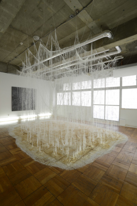 Инсталляция из клея от Yasuaki Onishi.