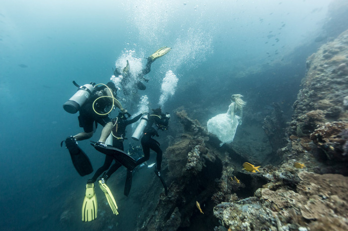 Подводная съемка у берегов Бали.