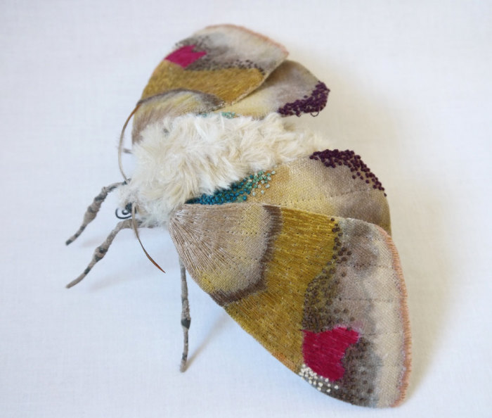 Текстильные копии бабочек и мотыльков от Yumi Okita.
