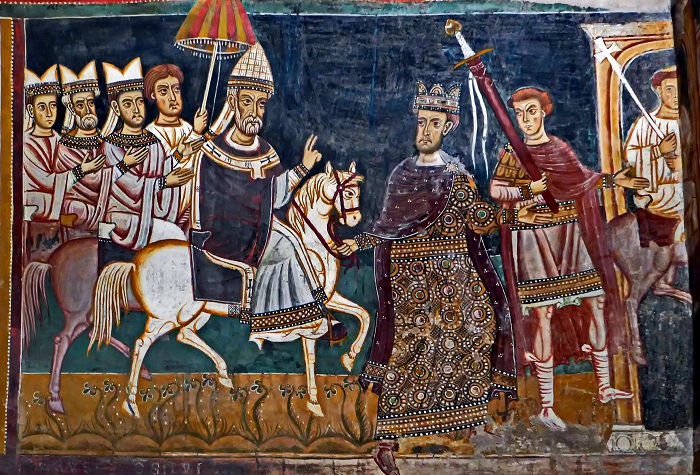 Константин I ведёт под уздцы коня, на котором восседает папа Сильвестр I. Фреска капеллы Сан-Сильвестро, до 1247 года. | Фото: ru.wikipedia.org.
