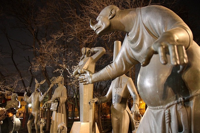 Скульптура Михаила Шемякина.