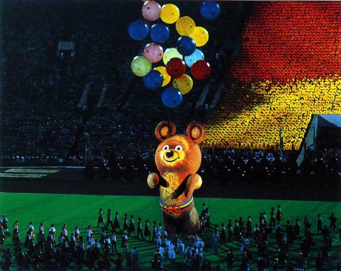 Церемония закрытия XXII Олимпийских игр.| Фото: ic.pics.livejournal.com.