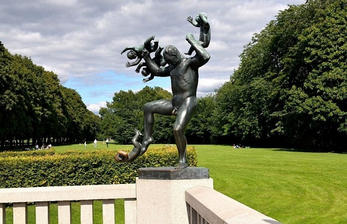 Скульптура Густава Вигеланда.