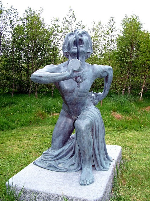 The Split Man - фигура в парка индийских скульптур.