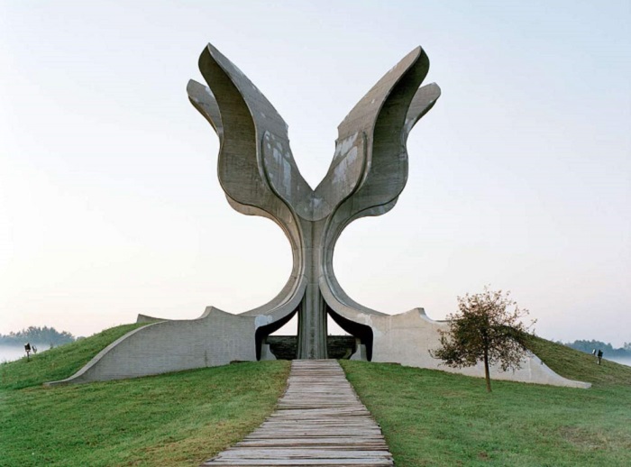 Скульптура в Югославии.