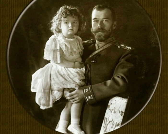 Николай II с наследником Алексеем.