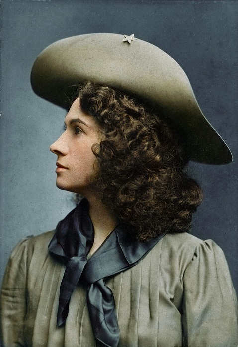 Энни Оукли - самая меткая женщина-стрелок в Америке конца XIX-начала XX века. | Фото: i.imgur.com.