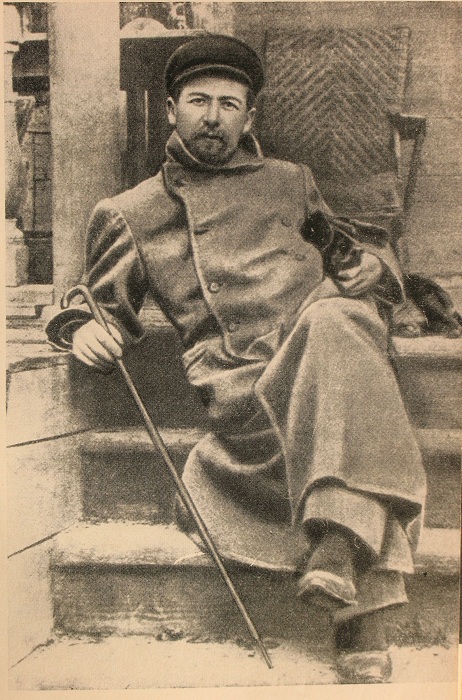 Чехов в Мелихове с таксой Хиной, 1897 год. | Фото: ru.wikipedia.org.
