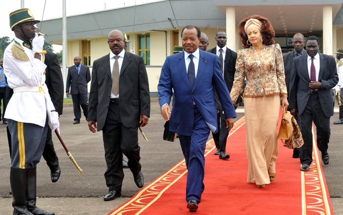 Разница в возрасте президента Камеруна и его жены - 42 года. | Фото: afrik53.com.