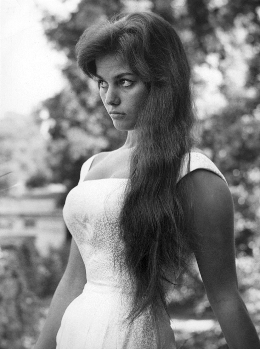 Клаудия Кардинале - популярная актриса с 1960-х и по сей день. | Фото: thevintagenews.com.