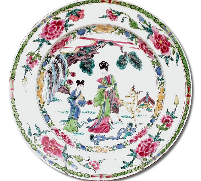 Фарфоровая тарелка британского производства, 1755 год. | Фото: fiveminutehistory.com.