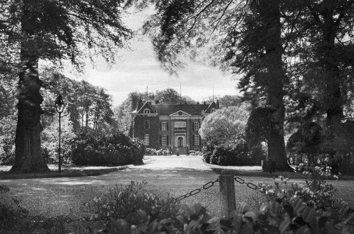 Замок Дорн, 1920 год. | Фото: fiveminutehistory.com.