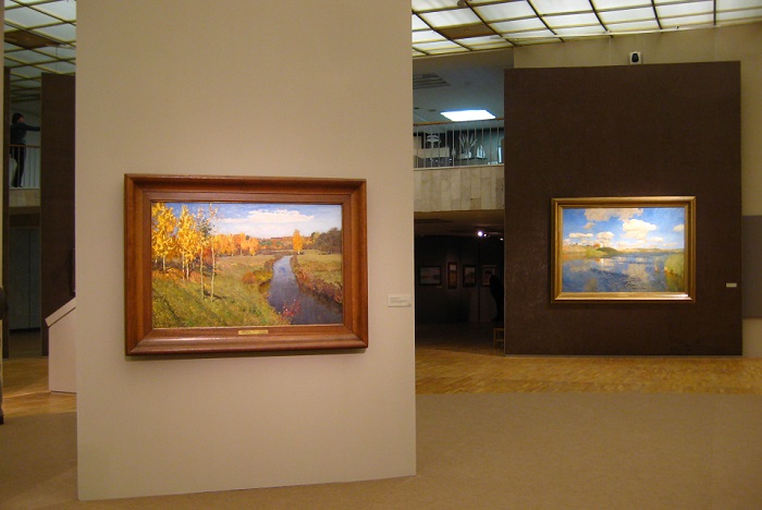 Картины «Золотая осень» в 2010 году в Государственной Третьяковской галерее. | Фото: ru.wikipedia.org.