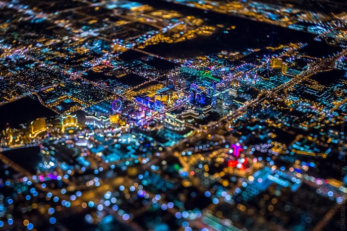 «Город Греха» - Лас Вегас с высоты птичьего полета.