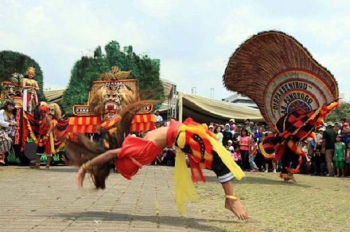 Реог понорого - традиционный танец на Яве. | Фото: ancient-origins.net.