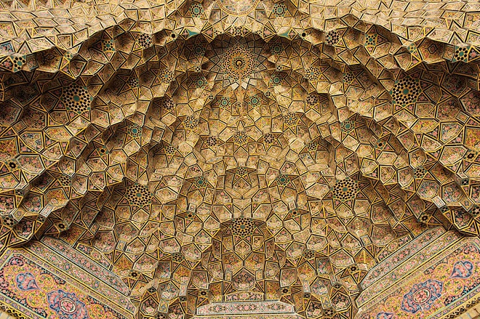 Уникальнык потолок мечети.