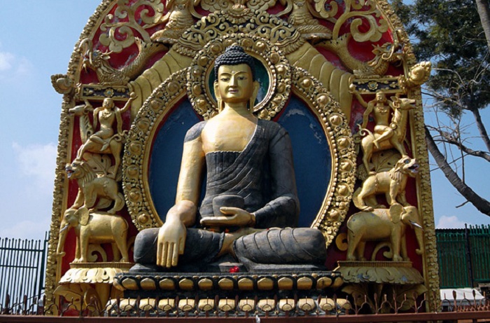 Статуя Будды Шакьямуни. | Фото: maximonline.ru.