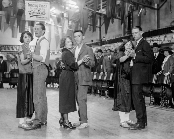 Во времена Великой депрессии танцевальные марафоны были возможностью для бедных заработать деньги. | Фото: mashable.com.