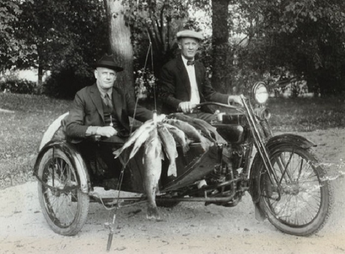 Уильям Харли и Артур Дэвидсон, 1924 год. | Фото: gizmodo.com.