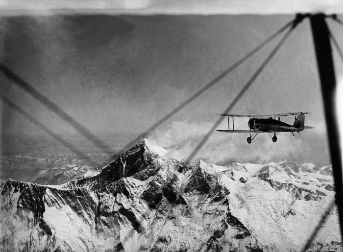 Полет над Эверестом в 1933 году.
