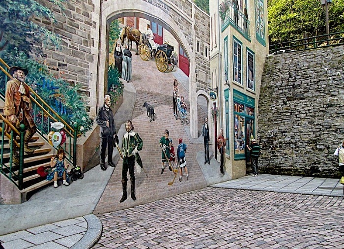 La Fresque des Quebecois - фреска на городской стене в Квебеке.
