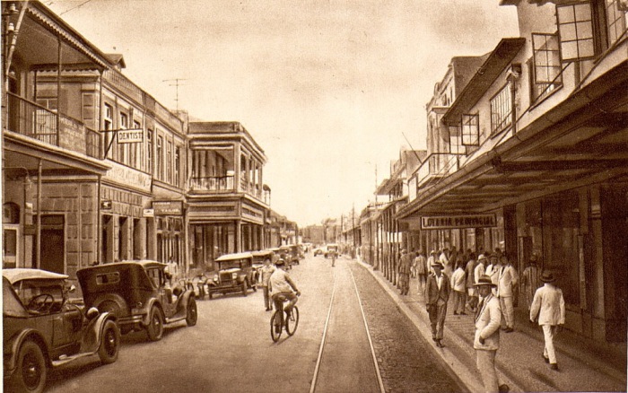 Ретро-снимок колониального Мозамбика в 1920-х годах. Ретро-снимок колониального Мозамбика в 1920-х годах. Вид на городскую улицу.