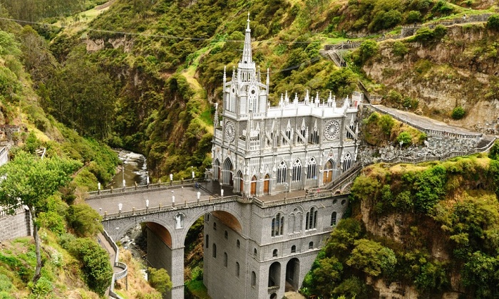 El santuario de Las Lajas - собор в неоготическом стиле. | Фото: factroom.ru.