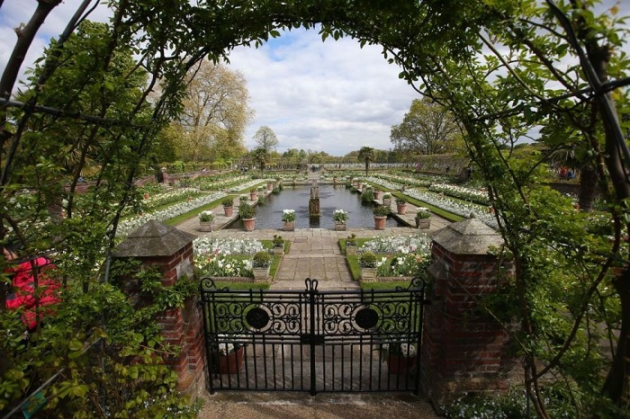 White Garden - мемориальный сад принцессы Дианы. | Фото: housebeautiful.com.