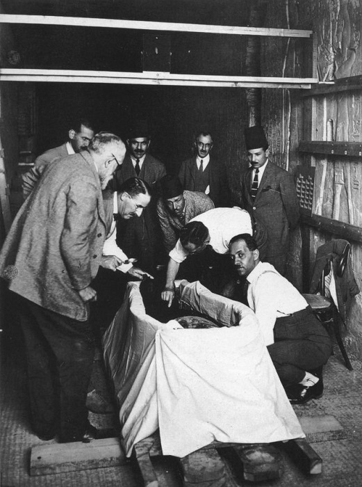 Публичные вскрытия мумий были популярными у европейцев. | Фото: chronologia.org.