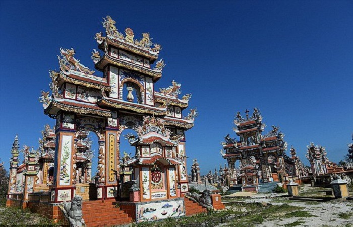 Потрясающие мавзолеи во вьетнамской деревне. | Фото: todaytv.vn.
