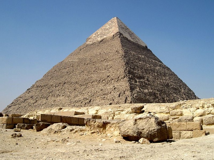 Пирамида Хефрена в Гизе. | Фото: tio.by.