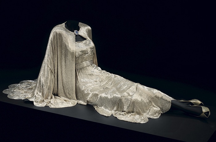 Платье из стекляруса актрисы Кэрол Ломбард из к/ф «Мой слуга Годфри», 1936 год.