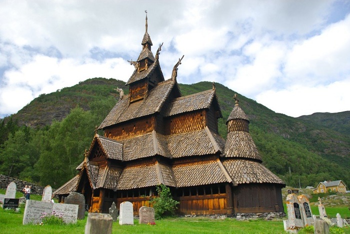 Stavkyrke Borgund - деревянная каркасная церковь XII века. | Фото: panoramio.com.