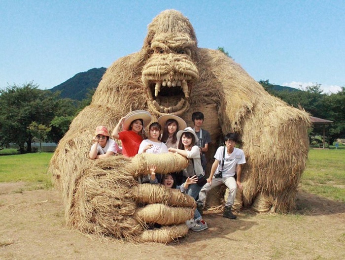 Wara Art Matsuri - фестиваль скульптур из рисовой соломы.