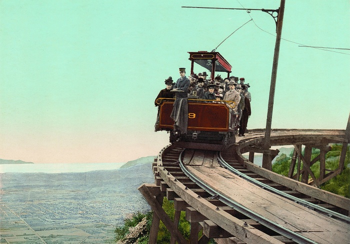 Mount Lowe Railway - железная дорога, построенная на юге Калифорнии в конце 19 века.