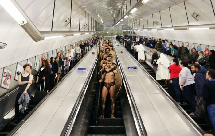 Необычные пассажиры метро.