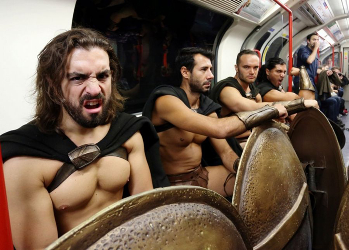*Спартанцы* в метро.