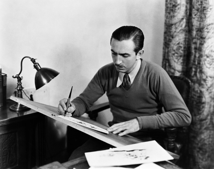 Уолт Дисней (Walt Disney) за работой, 1930-е.