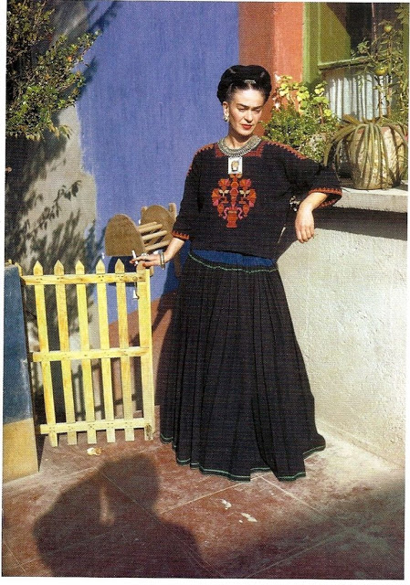 Фрида Кало в черном.