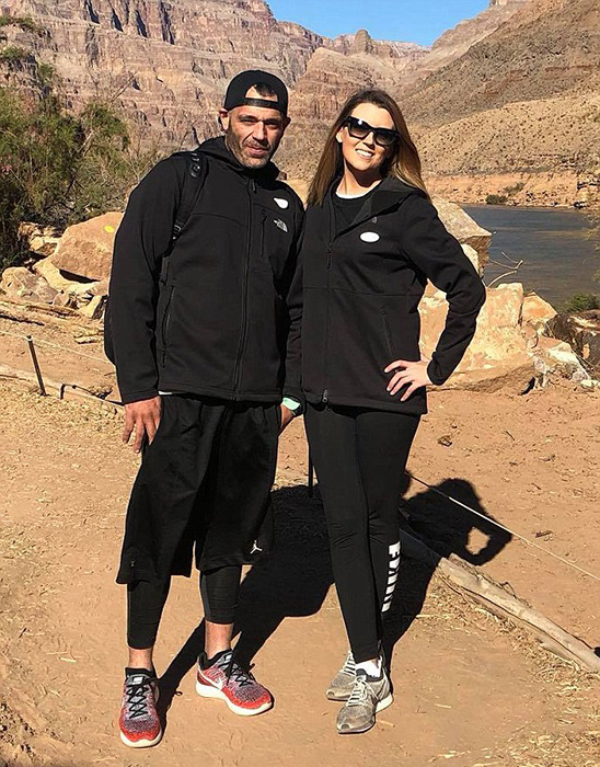 В январе этого года пара съездила в Лас-Вегас и Гранд Каньон, где заплатили 500 долларов за полет на вертолете над каньоном.