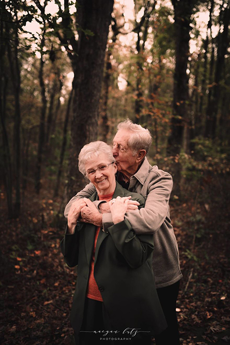 Искренняя любовь после 68 лет брака. Фото: Maegan Lutz.
