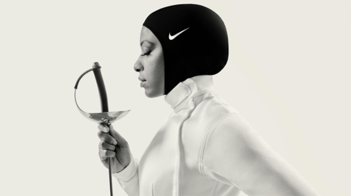 Ибтихадж Мухаммад (Ibtihaj Muhammad), выступившая на Олимпиаде в Бразилии за сборную США.